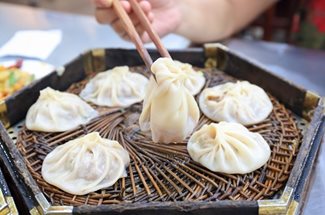 Jiaozi soup dumplings in Xian's Muslim Quarter