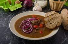 Original Czech beef goulash, red onion, hot chilli peppers and healthy wholemeal bread